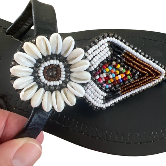 Stylish Black Sandals for Every Occasion - Picture 2 of 4